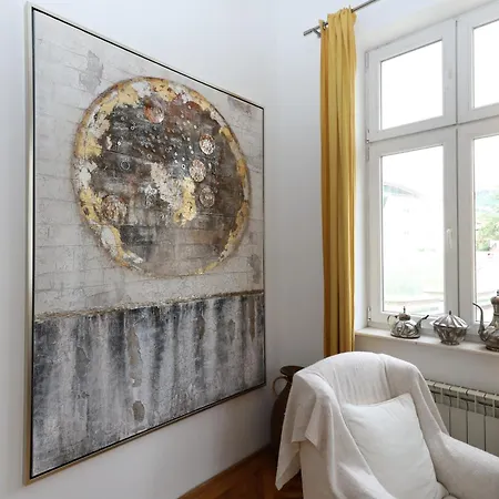 Historijski Luksuz U Starom Gradu, Garage Parking Сараево