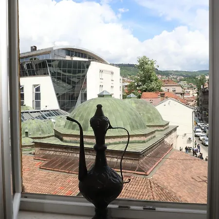 Historijski Luksuz U Starom Gradu, Garage Parking Sarajevo