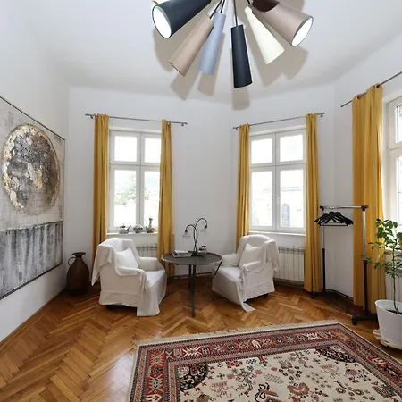 Historijski Luksuz U Starom Gradu, Garage Parking Appartement